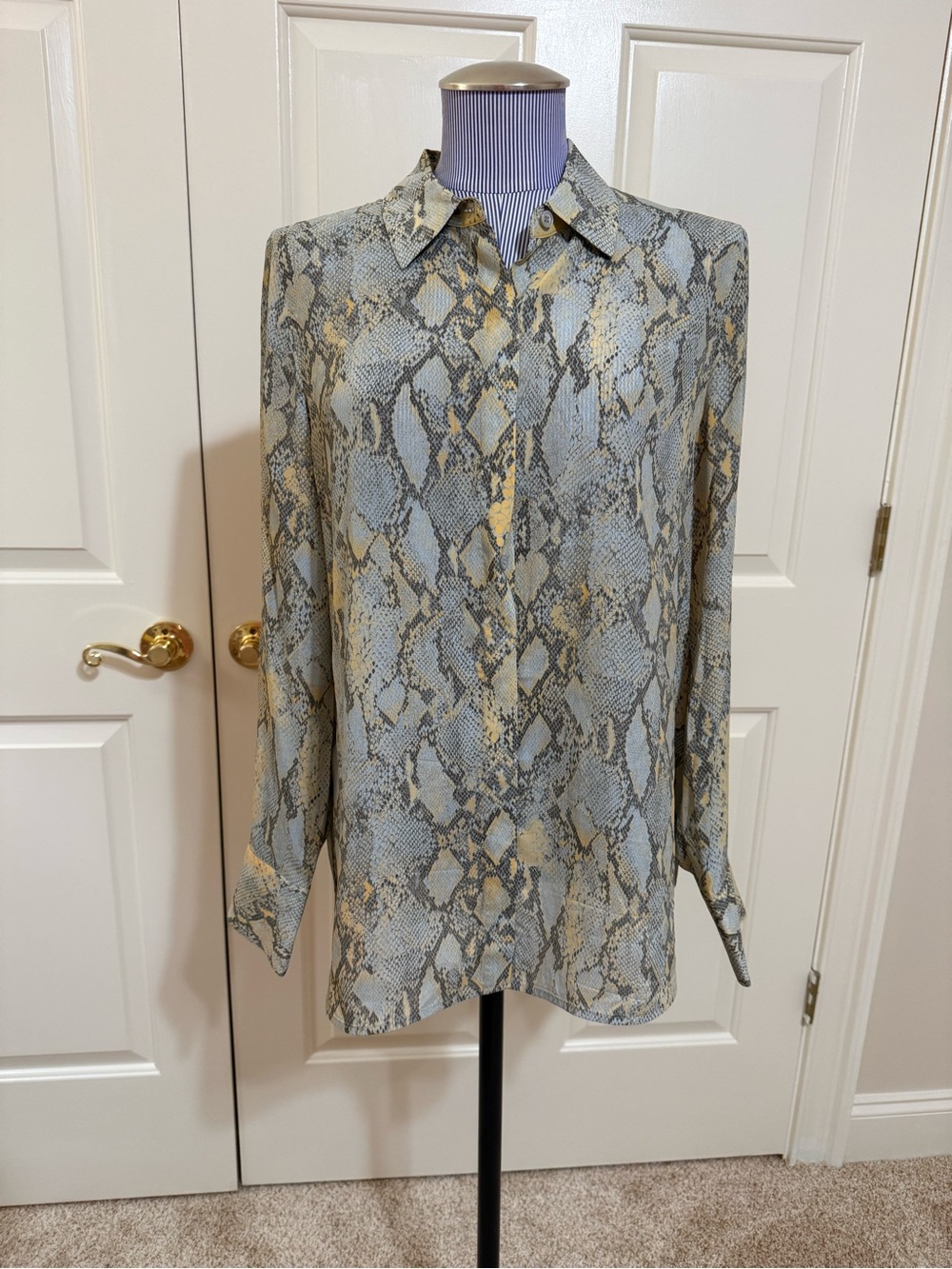Lafayette 148 New York Snakeskin Print Button Down Blouse – Size M